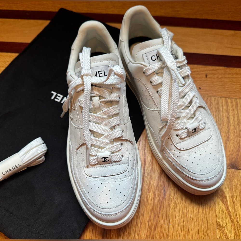 Women’s sneakers